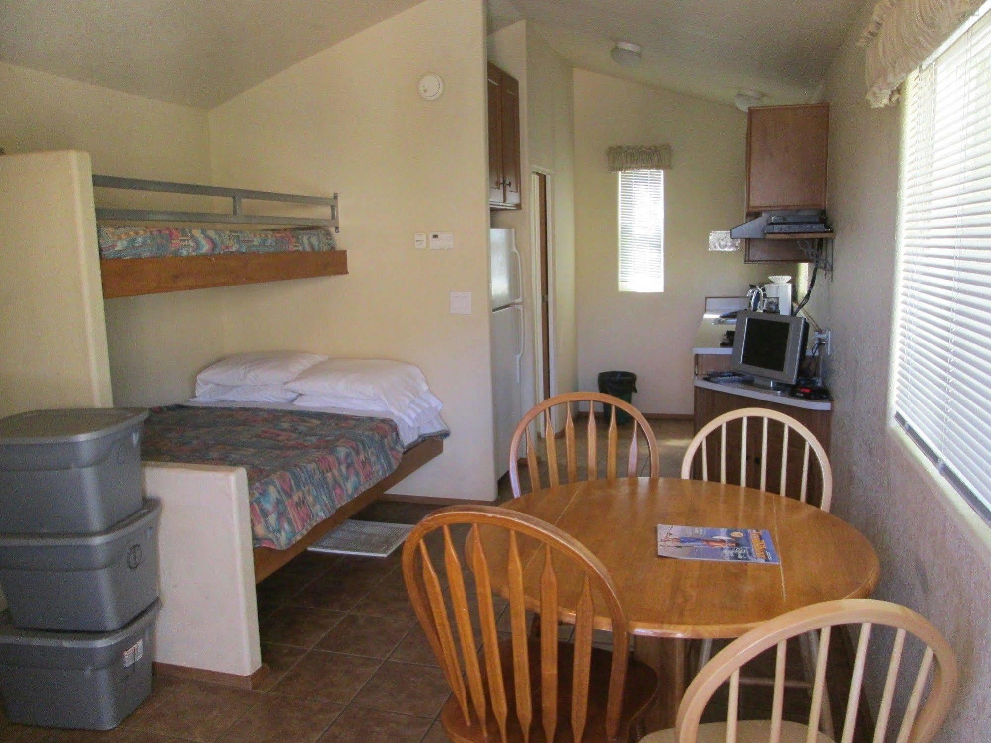 Rancho Oso Rv & Camping Resort Goleta ภายนอก รูปภาพ